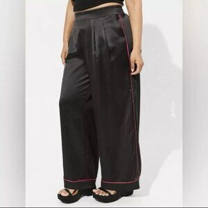 Torrid Pants Womens Size 00R Wide Leg Streaky Satin High-Rise Black W/ Pink